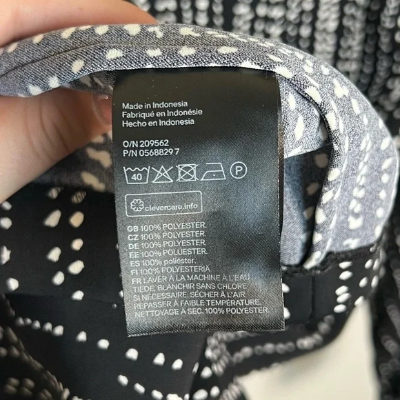 H&M Black and White Patterned Long Sleeve Dress size 4 - Picture 8 of 9